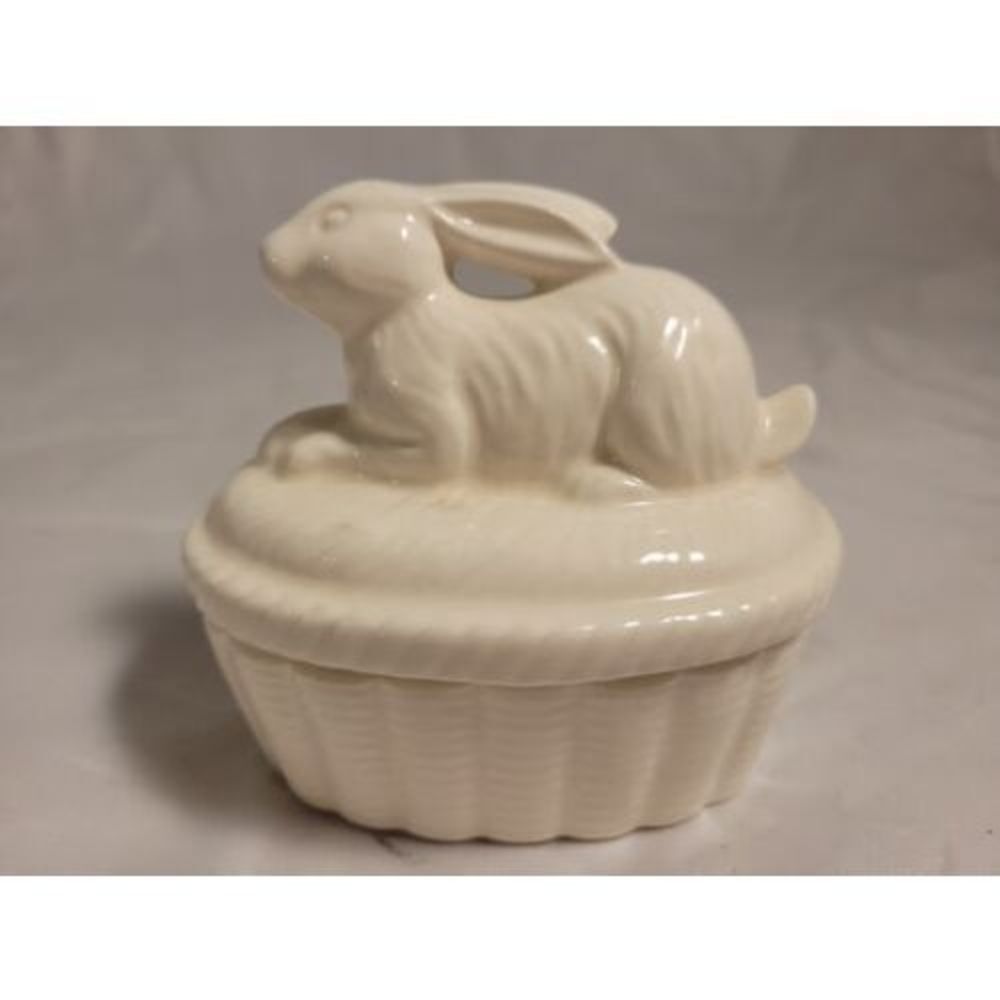 Two piece White Ceramic Bunny‎ Rabbit On Nest Vintage Trinket Ring Earring box